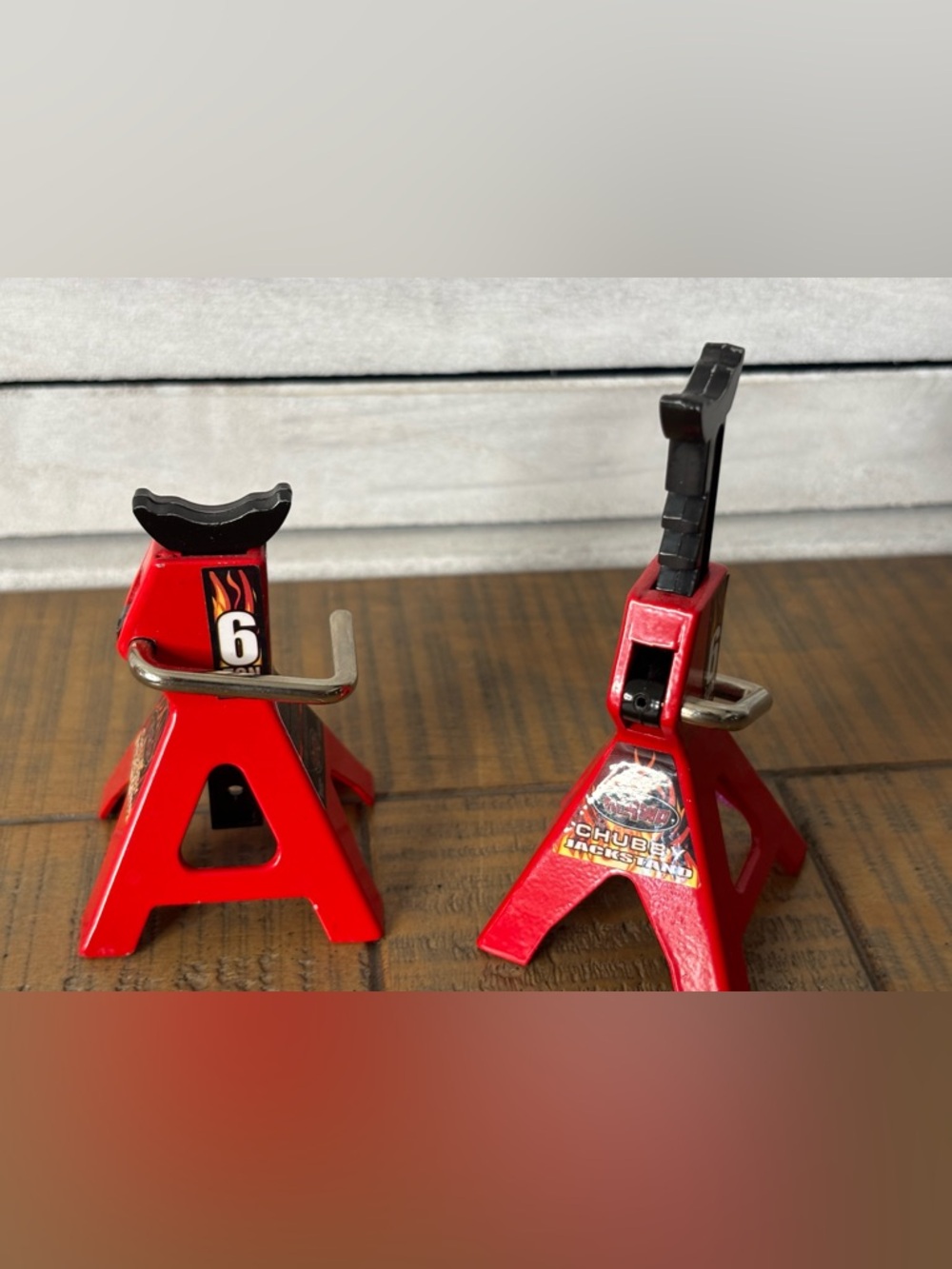 Set of 2 Red 1/10 Scale RC Truck Jack Stands - 6 Ton Style Realistic Props - Picture 10 of 10